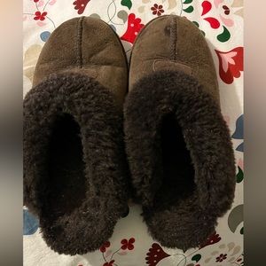 UGG women’s slippers, size 8, chocolate brown.